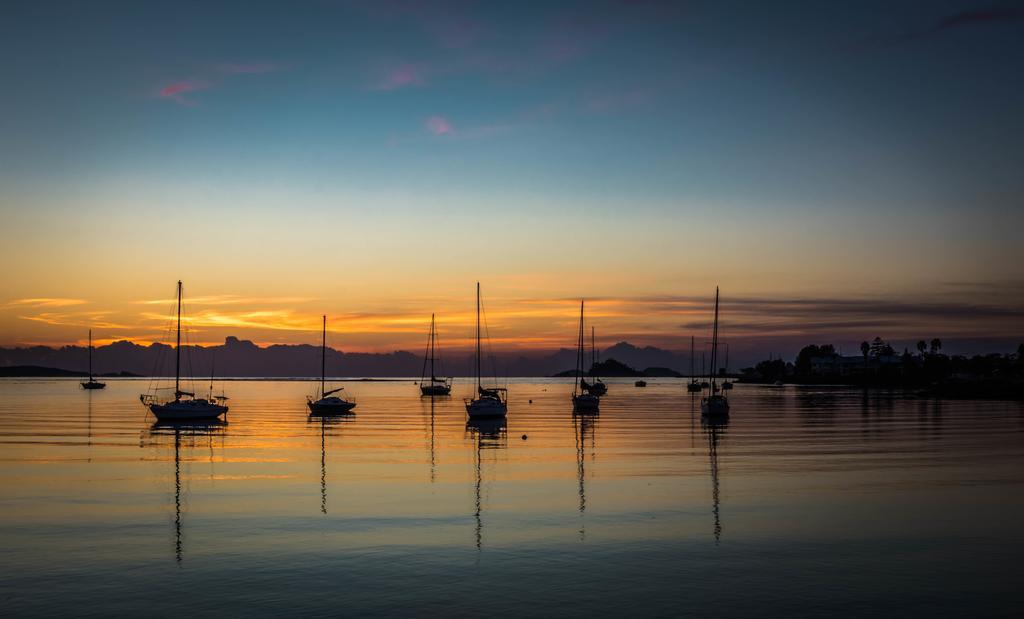 Bay Breeze Boutique Accommodation Batemans Bay Bagian luar foto