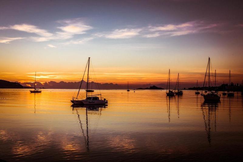 Bay Breeze Boutique Accommodation Batemans Bay Bagian luar foto